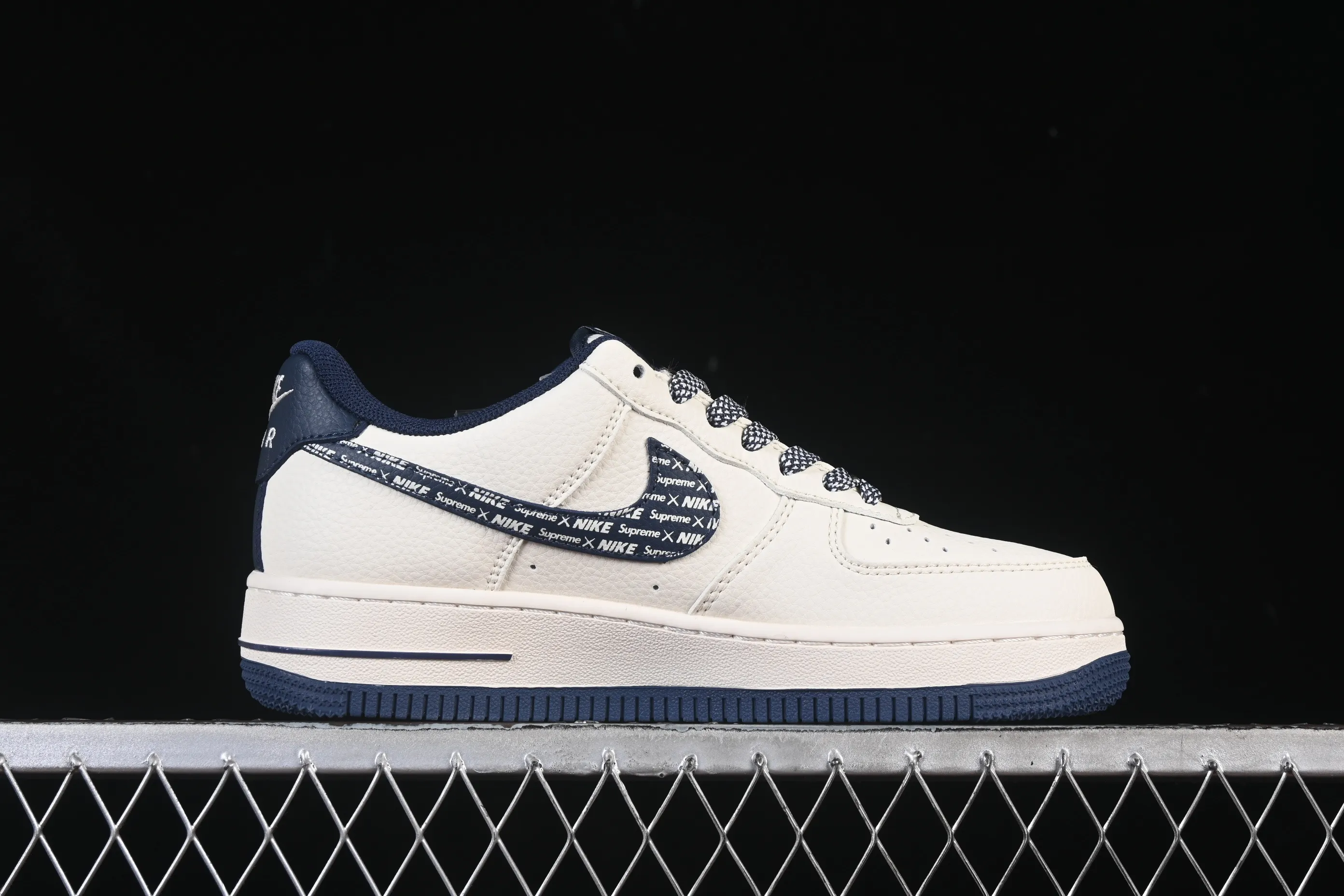 All categories Nk Air Force 1 Air Force series Nk Air Force 1 Low Air Force low top Nike Air Force 1'07 Low joint off-white camouflage red and blue hook Air Force 1 low-top casual sneakers XD2588-609